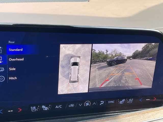Certified 2025 Chevrolet Tahoe High Country AWD/4WD image 32