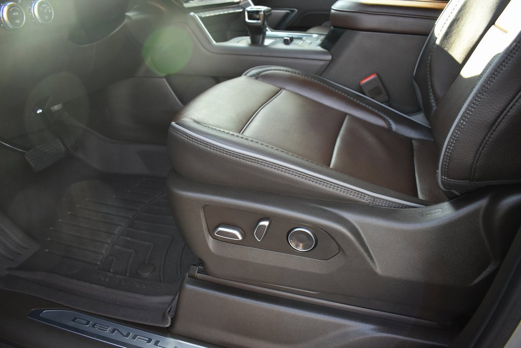 Certified 2025 GMC Sierra 1500 Denali image 7