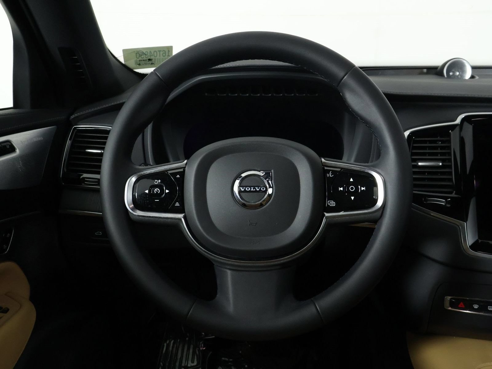 Used 2024 Volvo XC90 T8 Ultimate AWD/4WD image 8