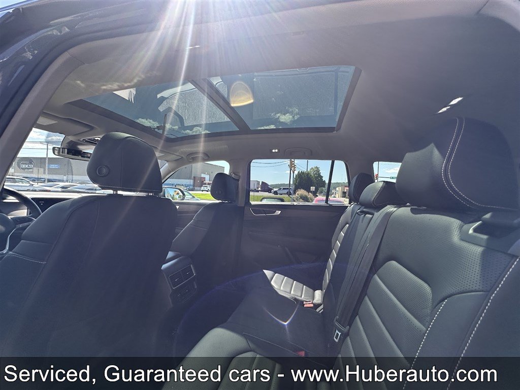Used 2025 Volkswagen Atlas SEL AWD/4WD image 17