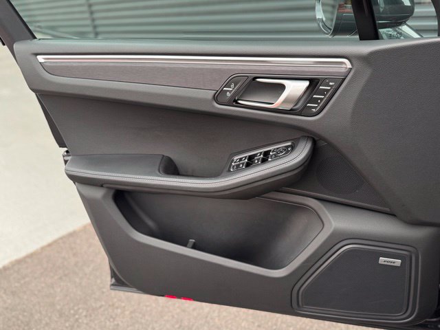 Certified 2023 Porsche Macan GTS AWD/4WD image 13