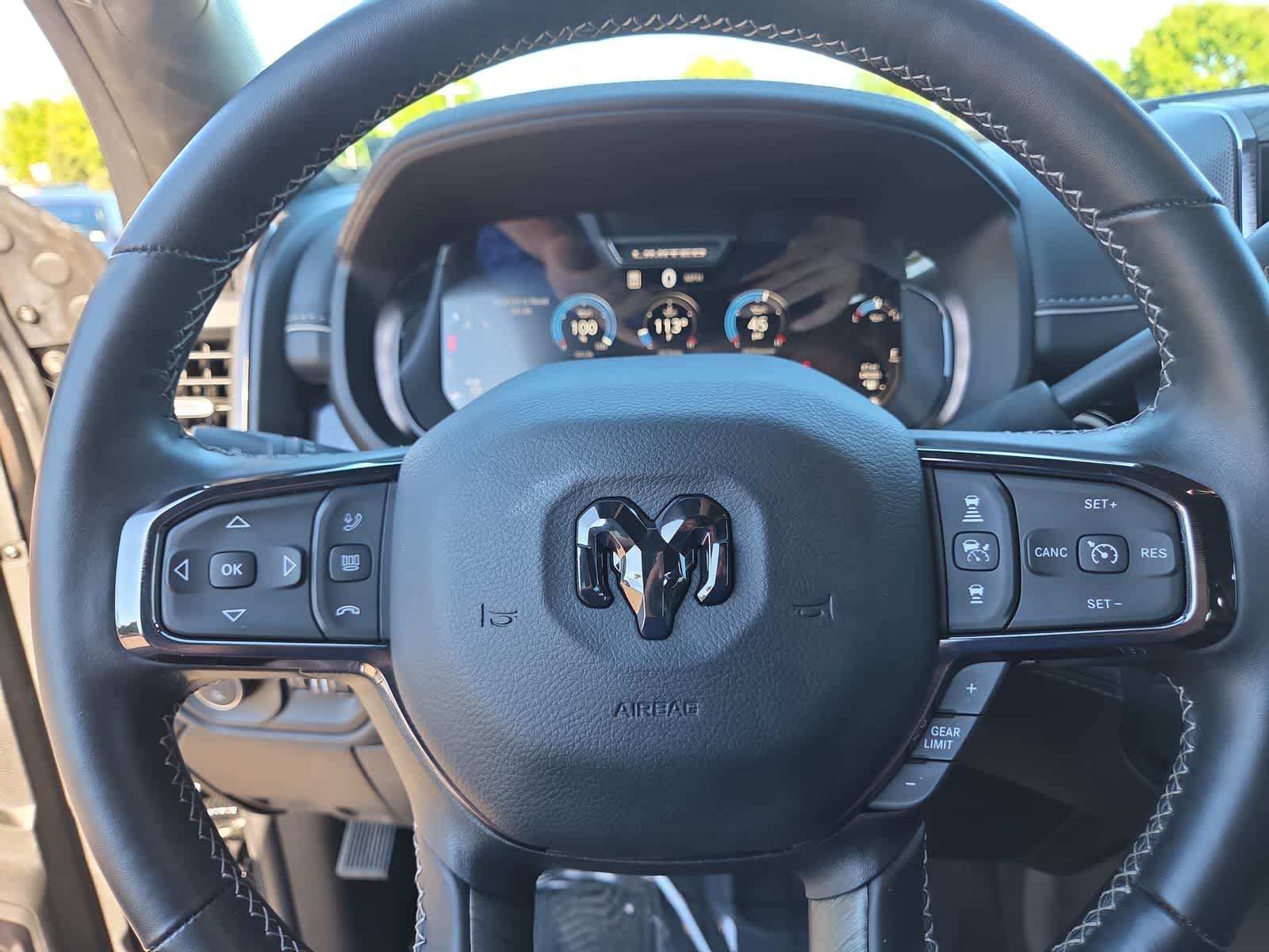 Used 2025 RAM 2500 Limited AWD/4WD image 23