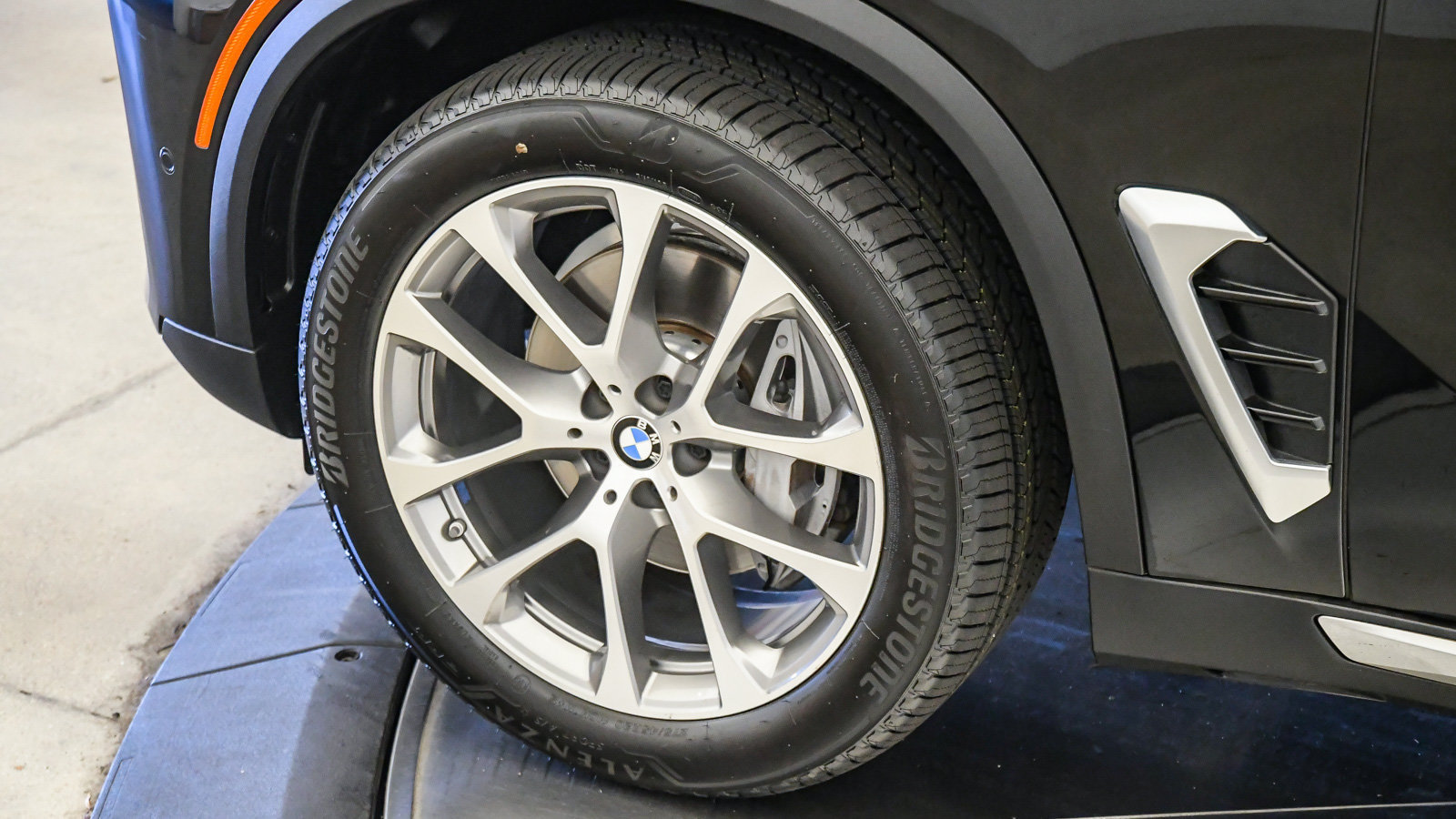 Certified 2024 BMW X5 xDrive40i w/ Premium Package AWD/4WD image 10