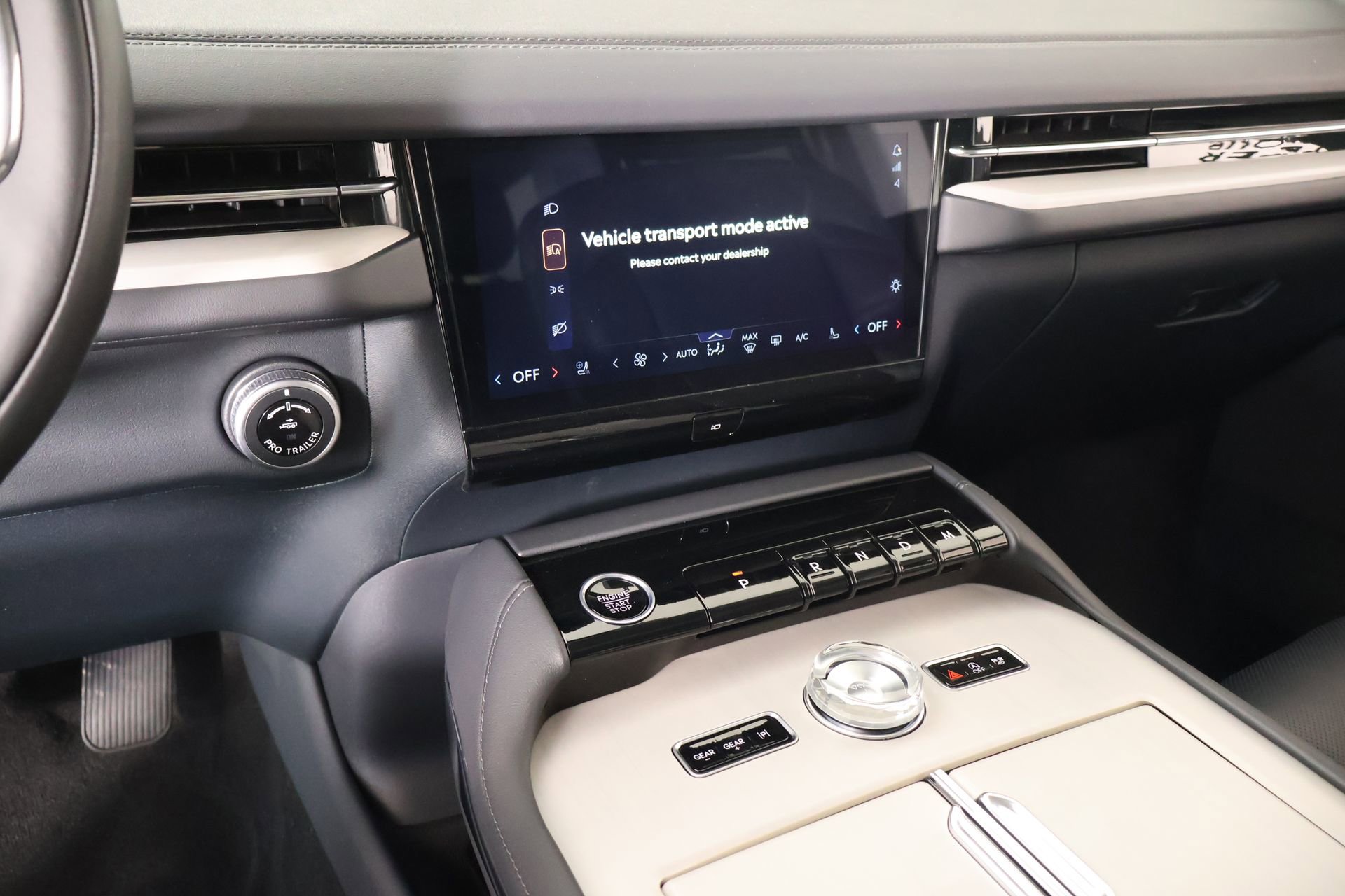 New 2026 Lincoln Navigator L Premier AWD/4WD image 6