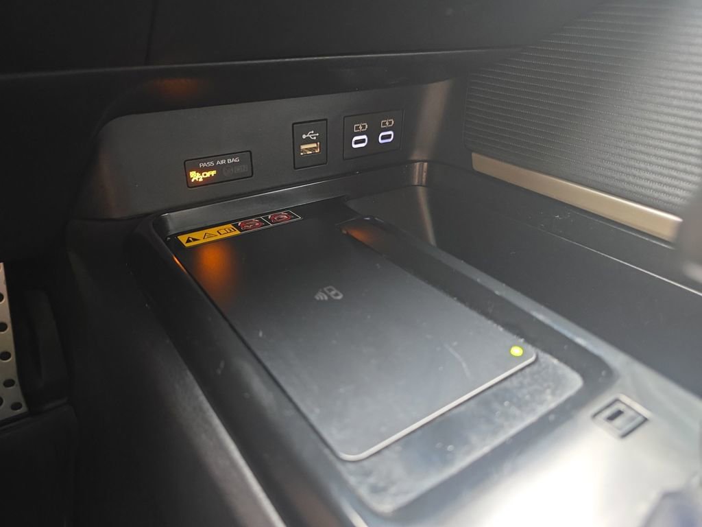 Used 2025 Toyota Camry SE w/ Convenience Package FWD image 26