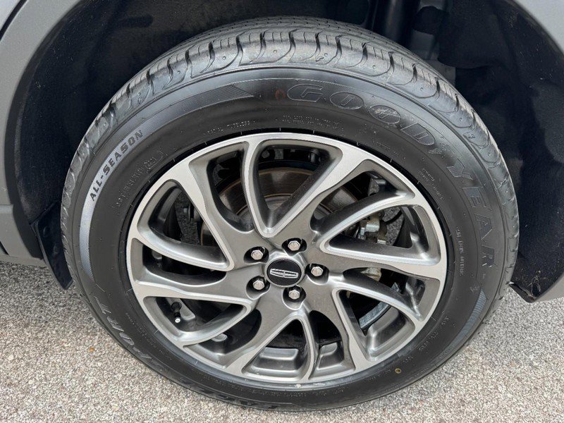 Used 2022 Lincoln Corsair Standard AWD w/ Equipment Group 101A image 27