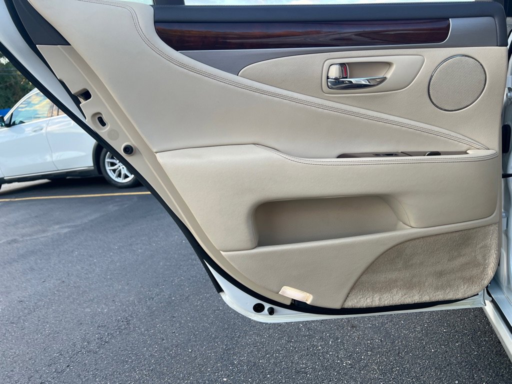 Used 2015 Lexus LS 460 image 11