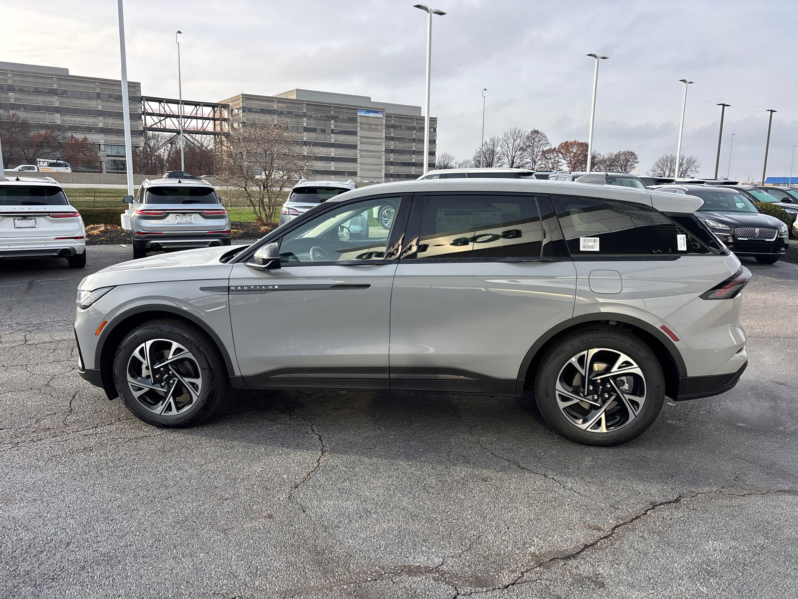 New 2026 Lincoln Nautilus Premier w/ Jet Appearance Package image 4