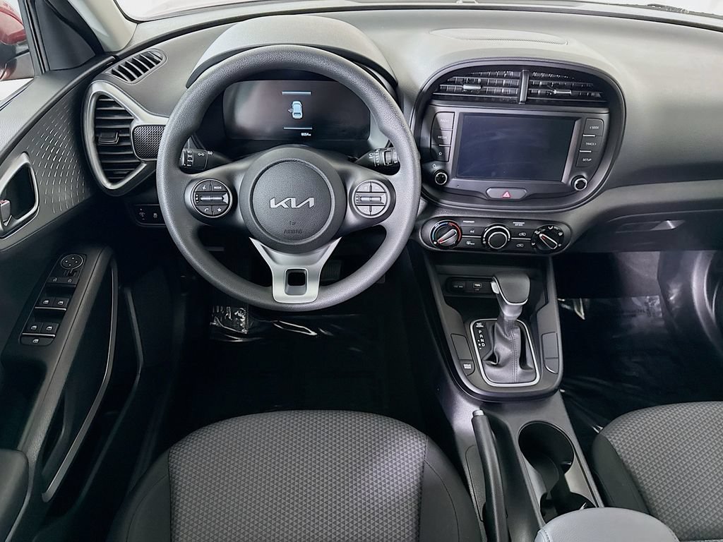 Certified 2023 Kia Soul LX w/ LX Technology Package FWD image 4