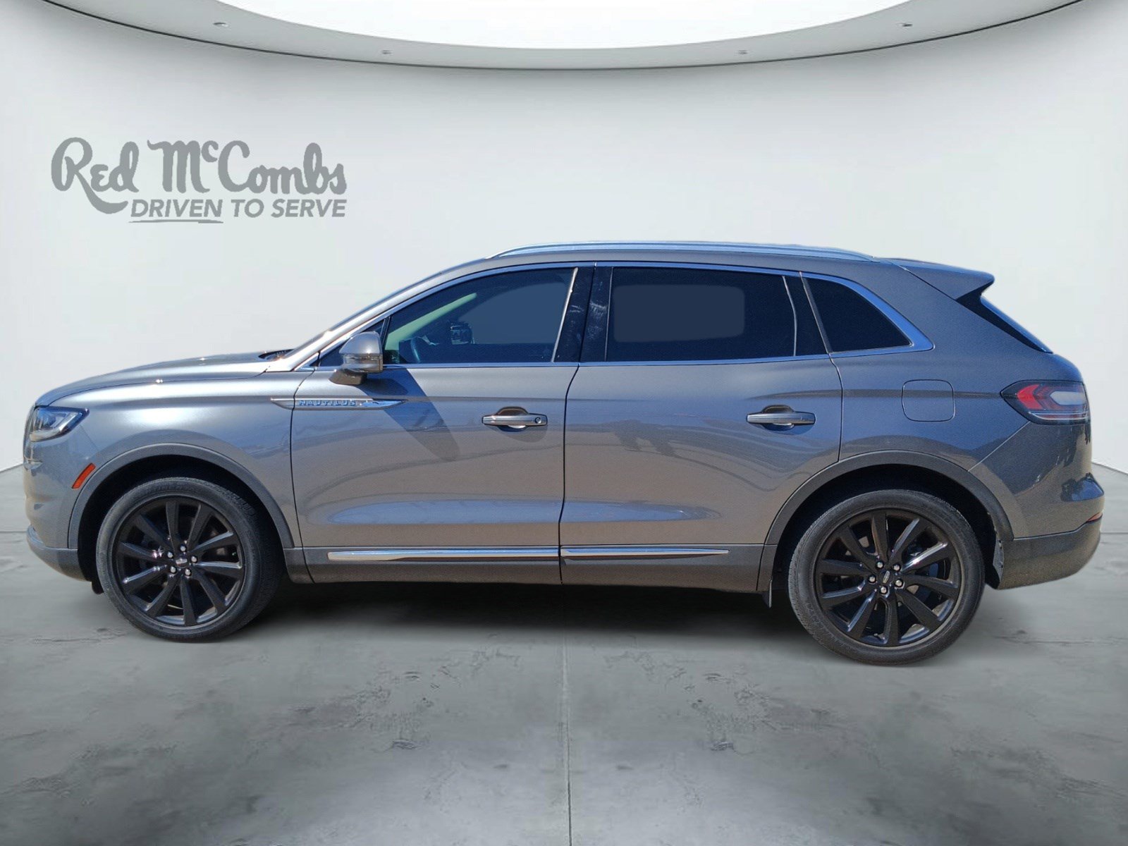 Used 2023 Lincoln Nautilus Reserve w/ Monochromatic Package FWD image 8