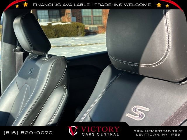 Used 2024 Chrysler Pacifica Select image 16