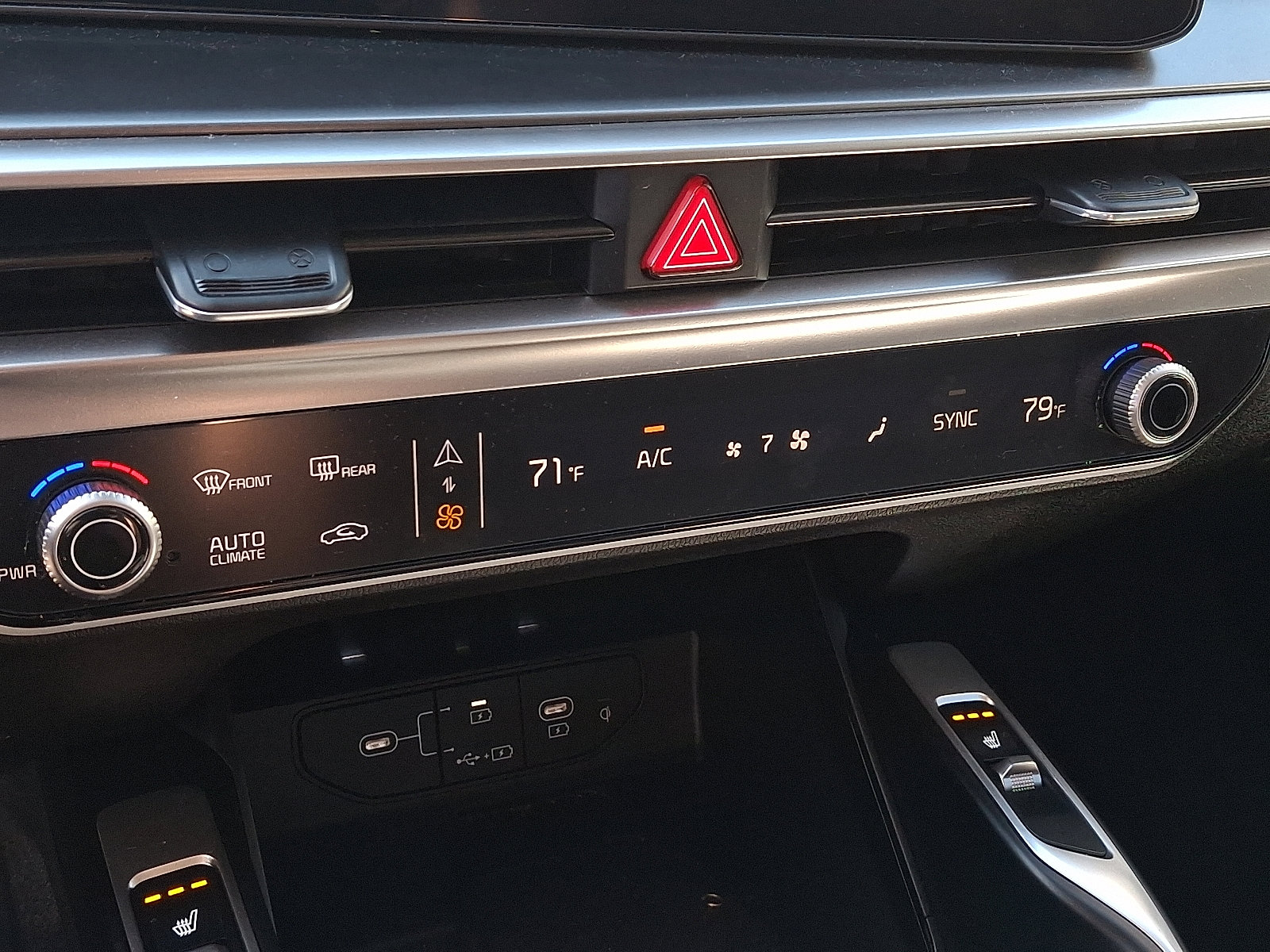 Used 2025 Kia Sorento S image 15