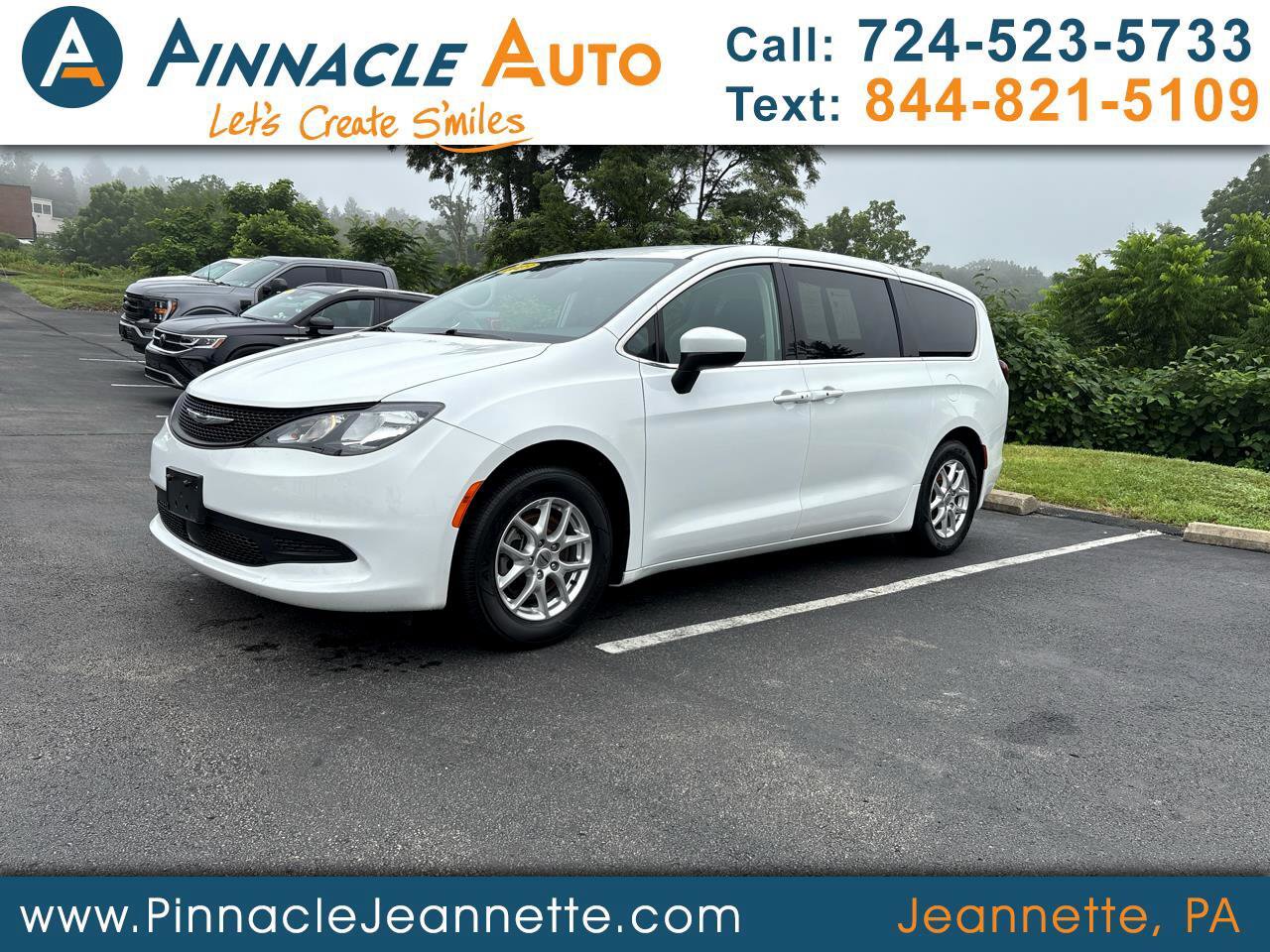 Used 2023 Chrysler Voyager LX image 1