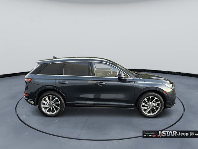 Used 2022 Lincoln Corsair Grand Touring image 4