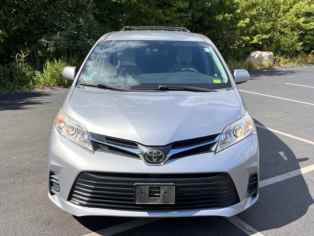 Used 2018 Toyota Sienna LE AWD/4WD image 34