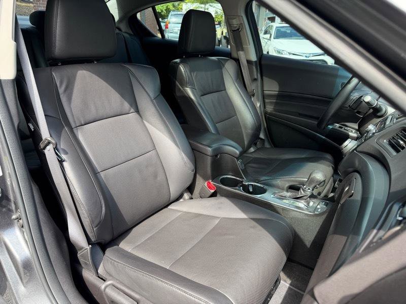 Used 2013 Acura ILX w/ Technology Package FWD image 35