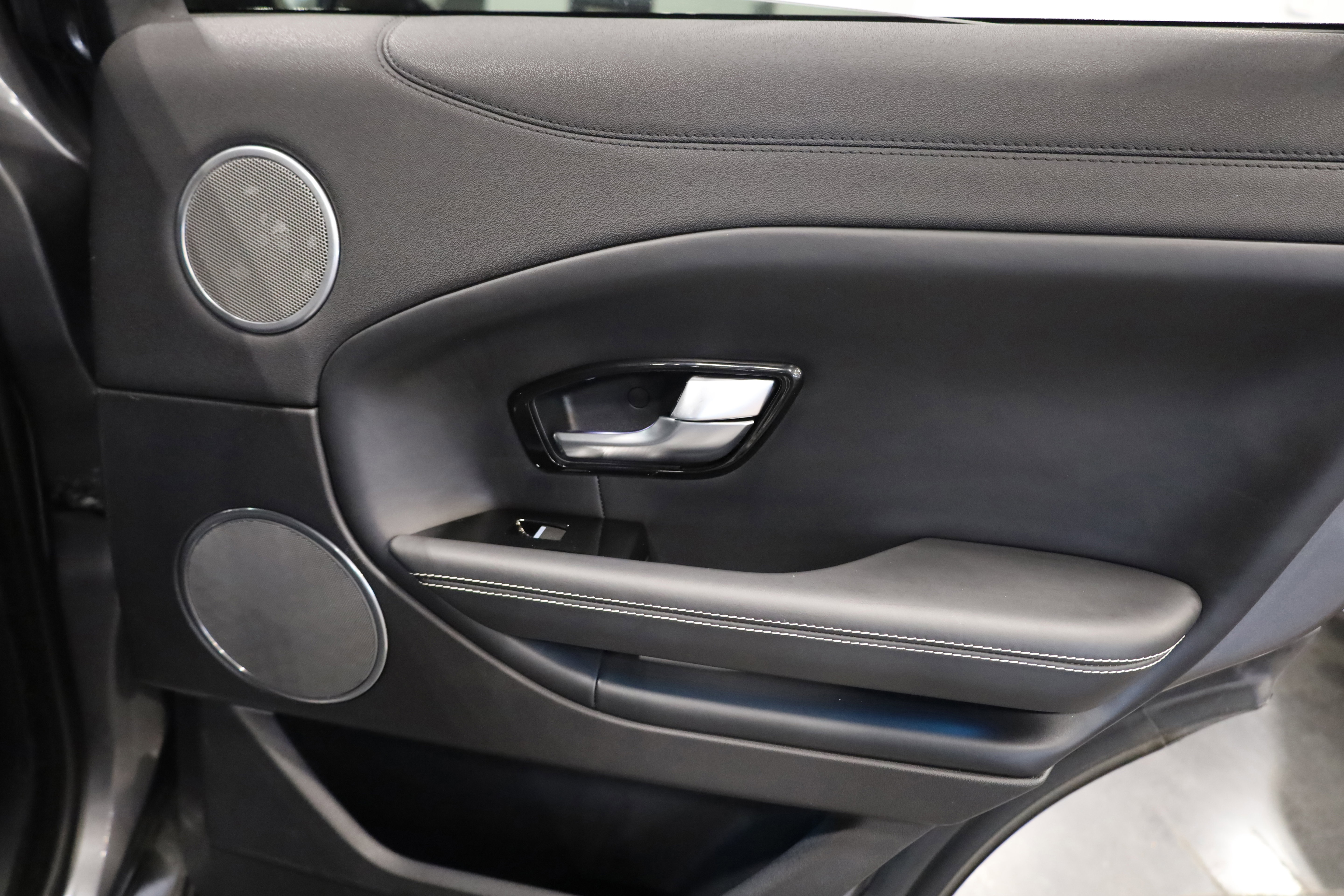 Used 2016 Land Rover Range Rover Evoque HSE image 38