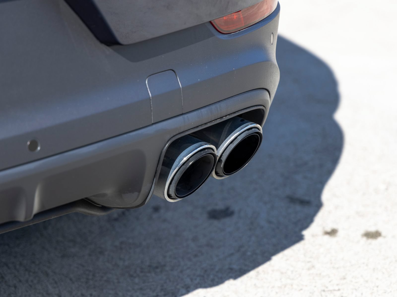 Certified 2025 Porsche Cayenne AWD/4WD image 24