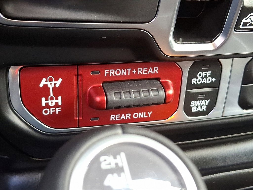 Used 2024 Jeep Gladiator Rubicon w/ Technology Group image 27