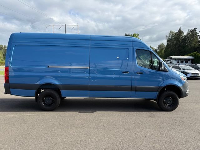 Used 2025 Mercedes-Benz Sprinter 2500 image 4