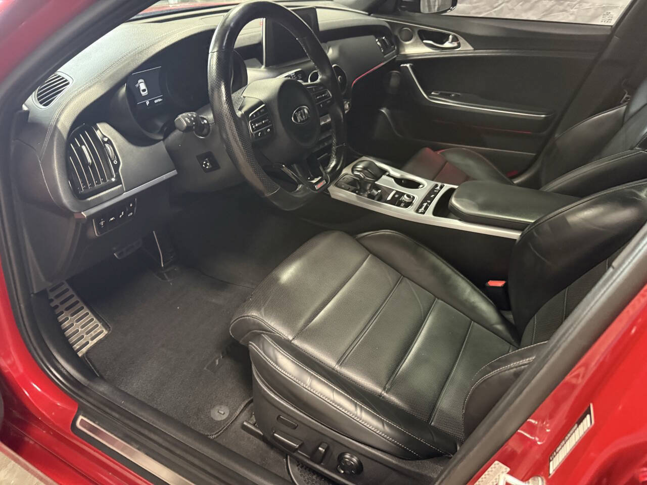 Used 2018 Kia Stinger GT2 AWD/4WD image 17