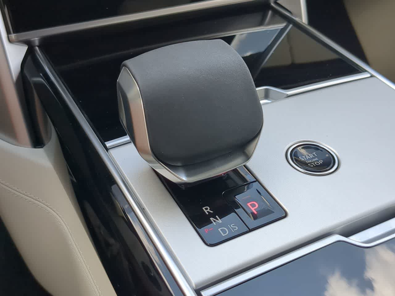 New 2026 Land Rover Range Rover Long Wheelbase Autobiography AWD/4WD image 34