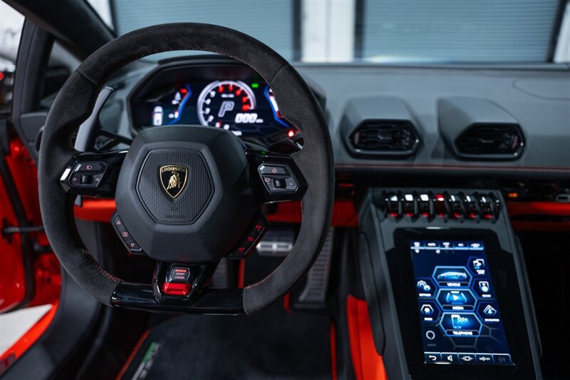 Used 2021 Lamborghini Huracan EVO AWD/4WD image 45