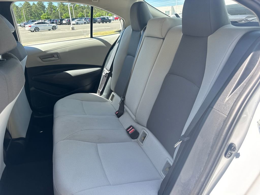 Used 2022 Toyota Corolla LE FWD image 31