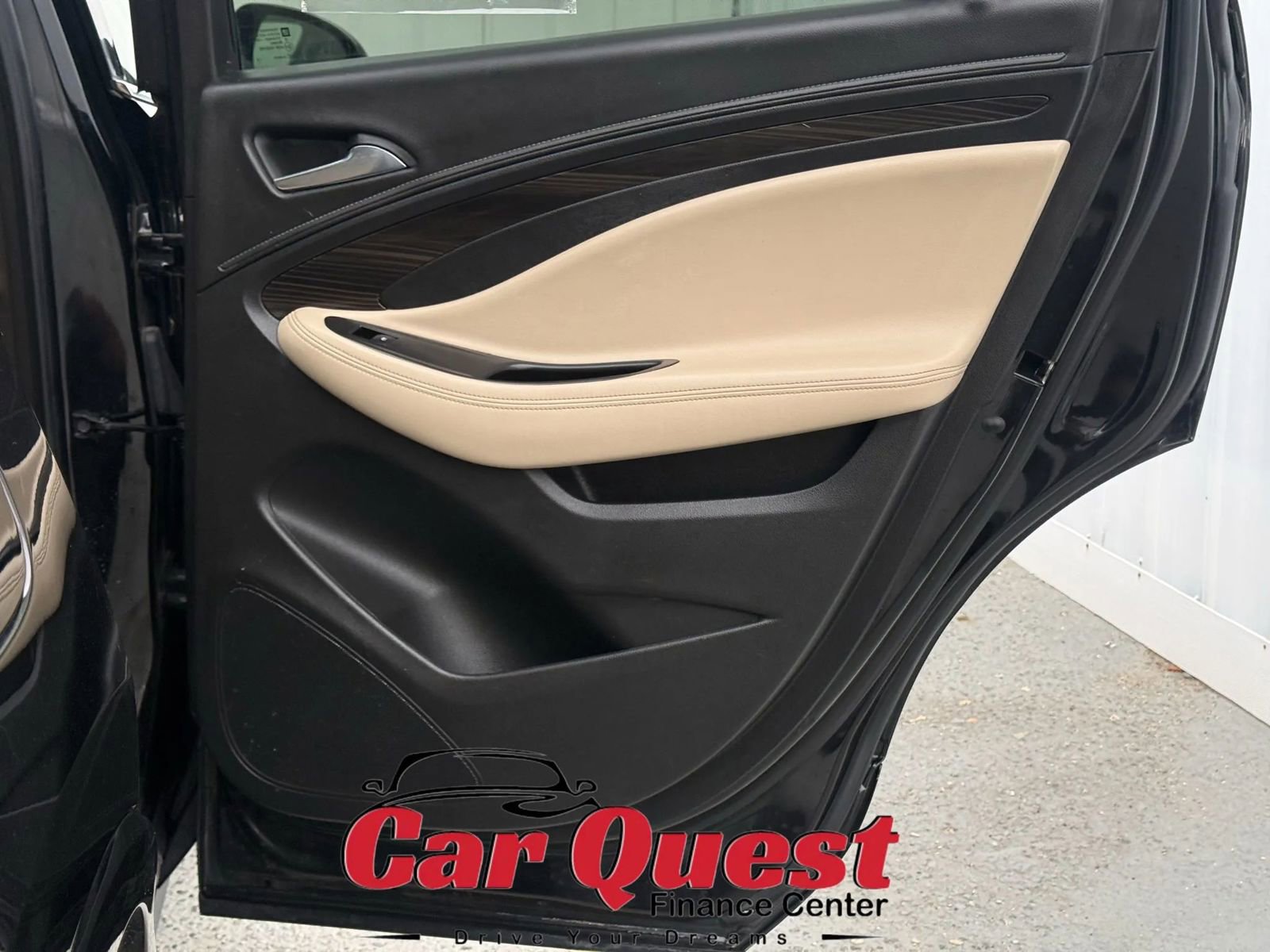 Used 2019 Buick Envision Essence image 17