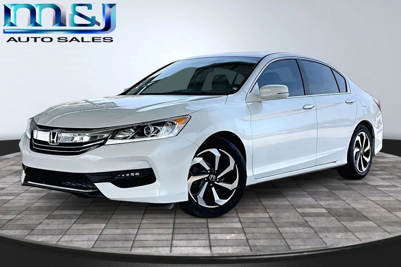 Used 2016 Honda Accord EX image 1