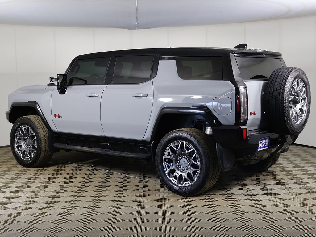 Used 2024 GMC Hummer EV 3X w/ LPO, Illumination Package image 11