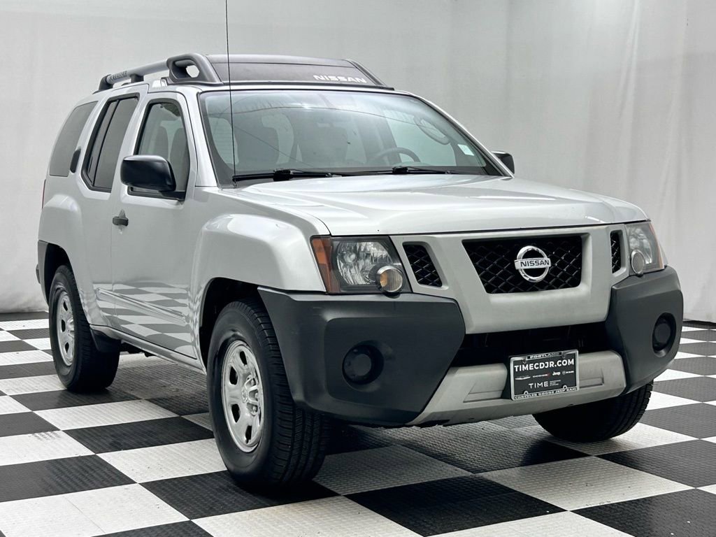 Used 2012 Nissan Xterra X image 2