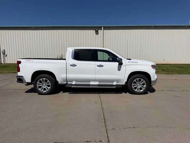 Used 2025 Chevrolet Silverado 1500 LTZ w/ LTZ Premium Package AWD/4WD image 2