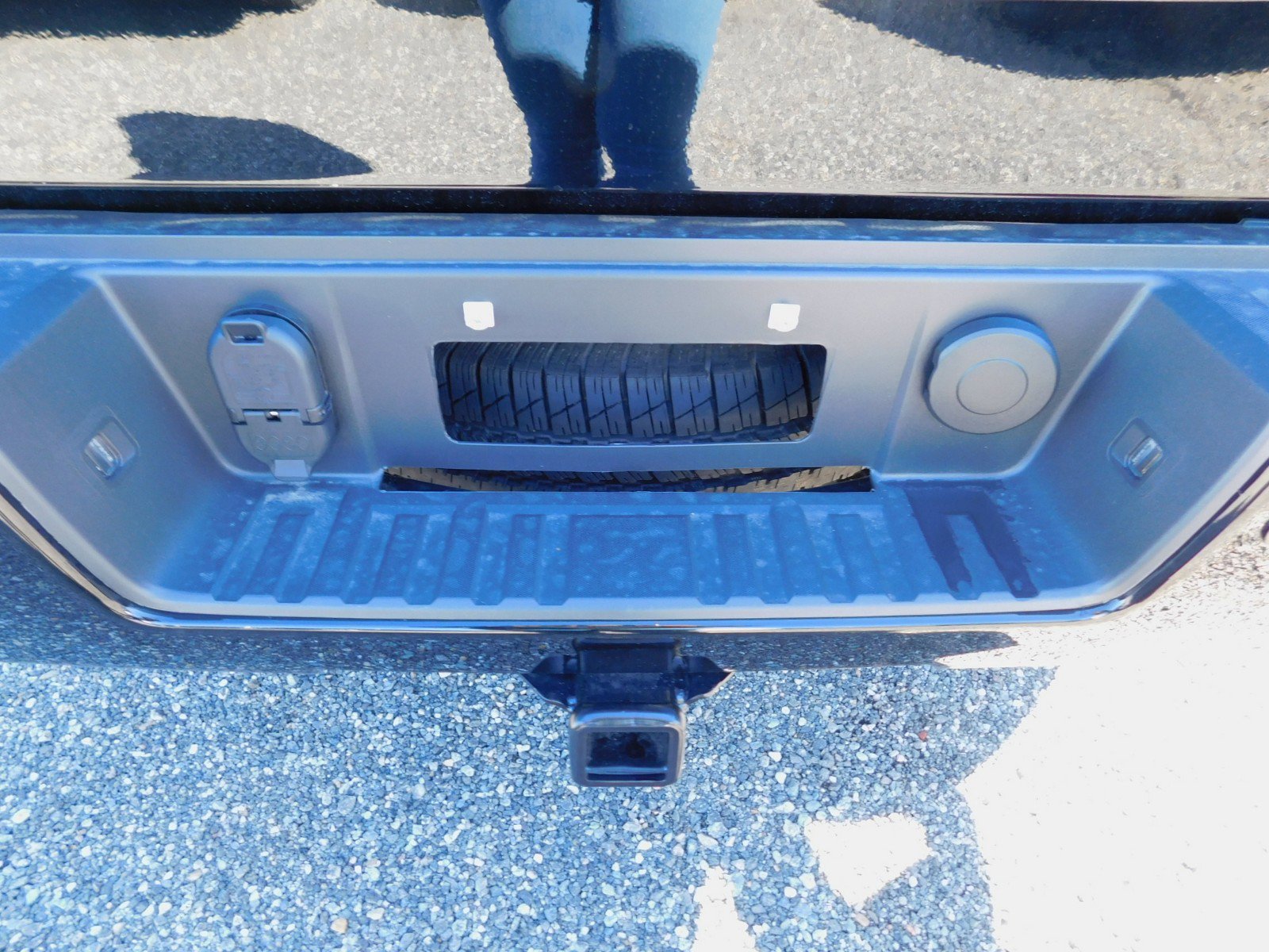 Used 2018 Chevrolet Silverado 1500 High Country image 38