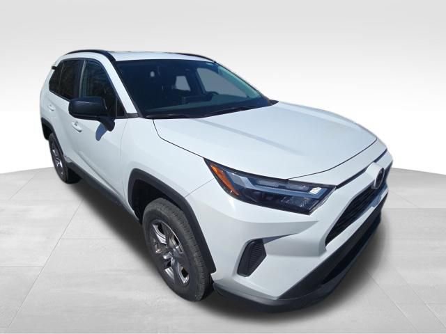 Used 2025 Toyota RAV4 LE image 7