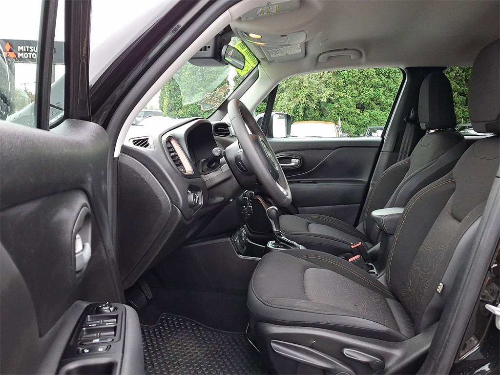 Used 2023 Jeep Renegade Latitude image 15