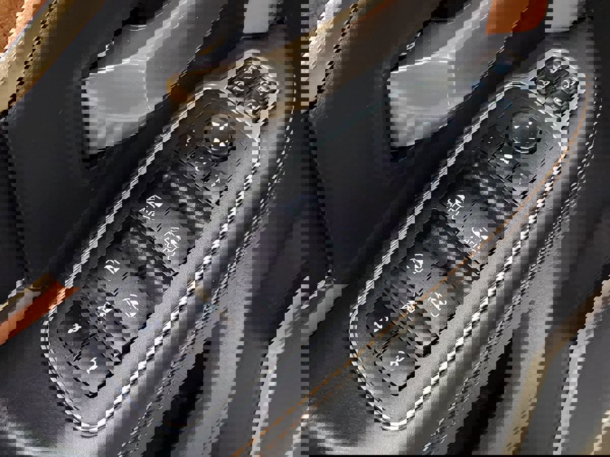 Used 2024 RAM 2500 Limited w/ Safety Group image 47