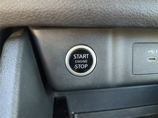 Used 2023 Nissan Rogue SV image 31