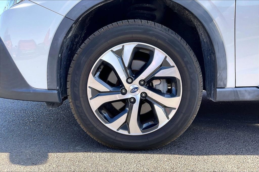 Used 2020 Subaru Outback Limited AWD/4WD image 2