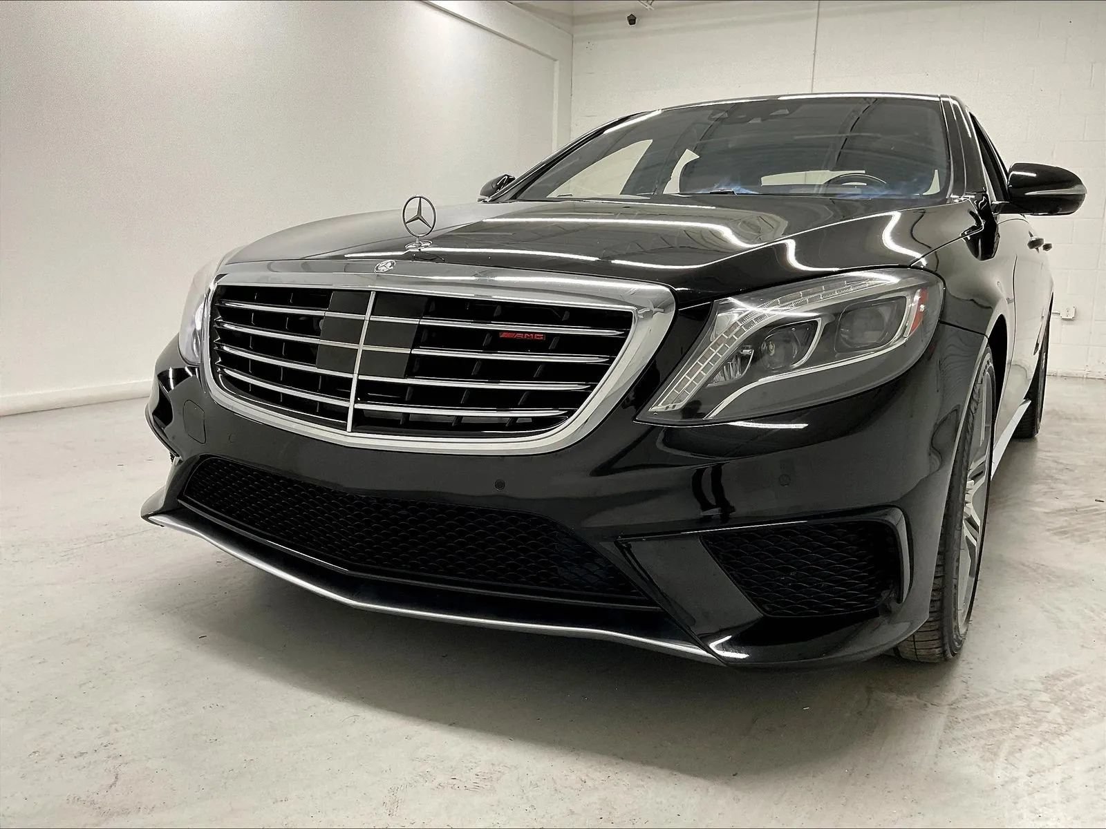 Used 2016 Mercedes-Benz S 63 AMG 4MATIC Sedan w/ Driver Assistance Package image 48