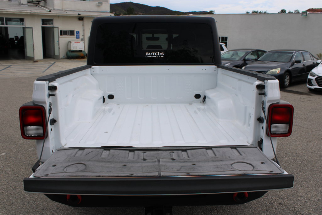 Used 2021 Jeep Gladiator Sport AWD/4WD image 9