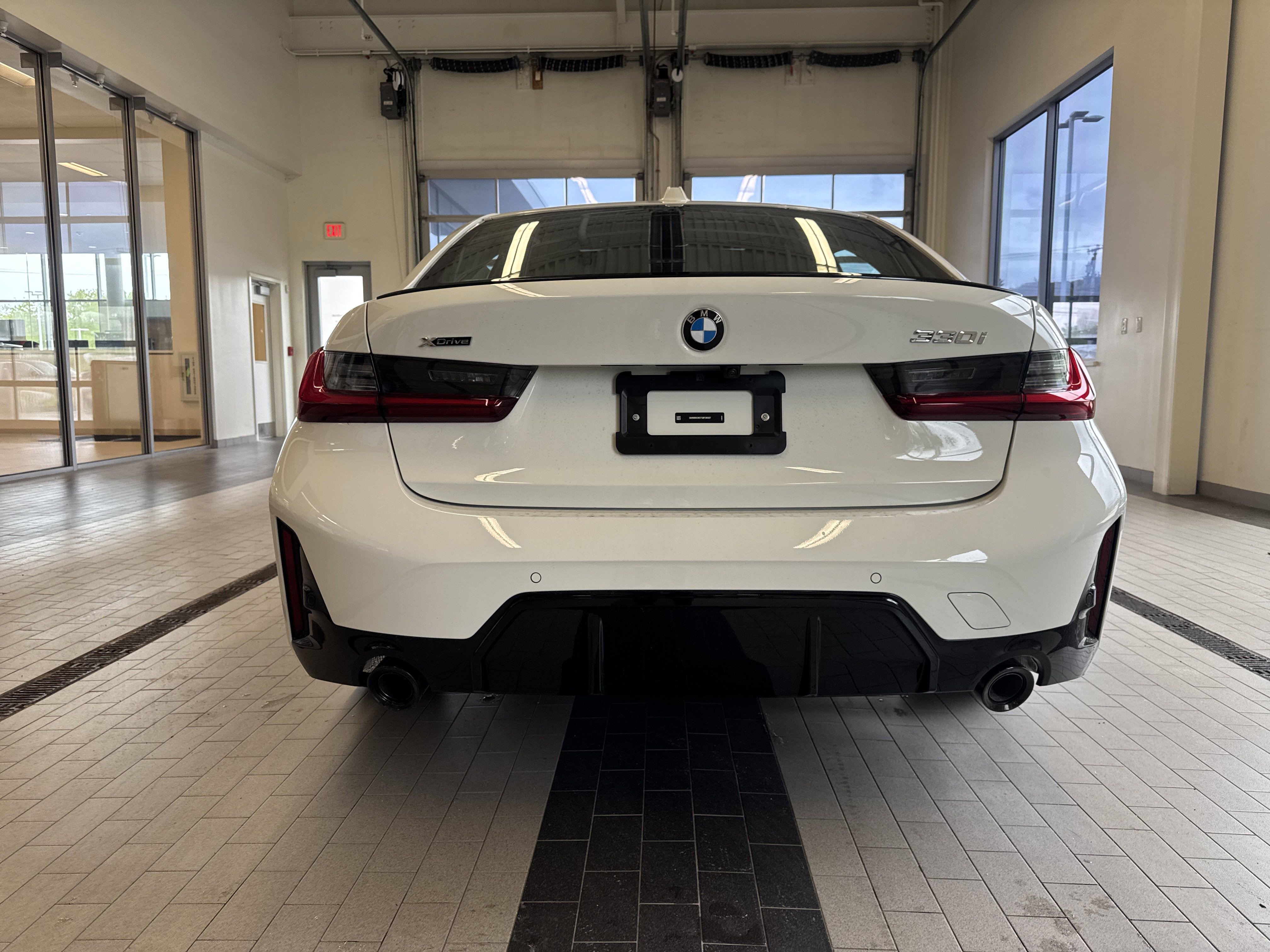 Used 2025 BMW 330i xDrive Sedan w/ M Sport Package image 6
