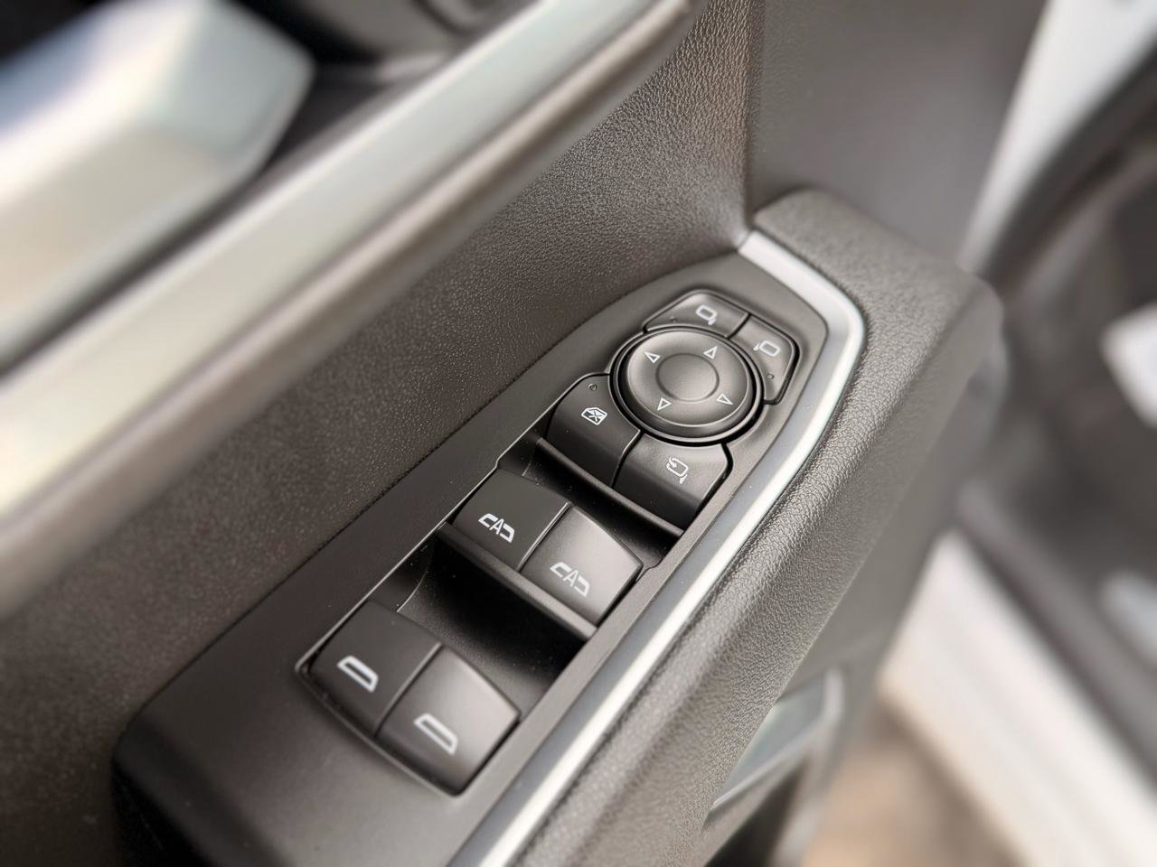 Used 2026 GMC Sierra 1500 SLT image 11