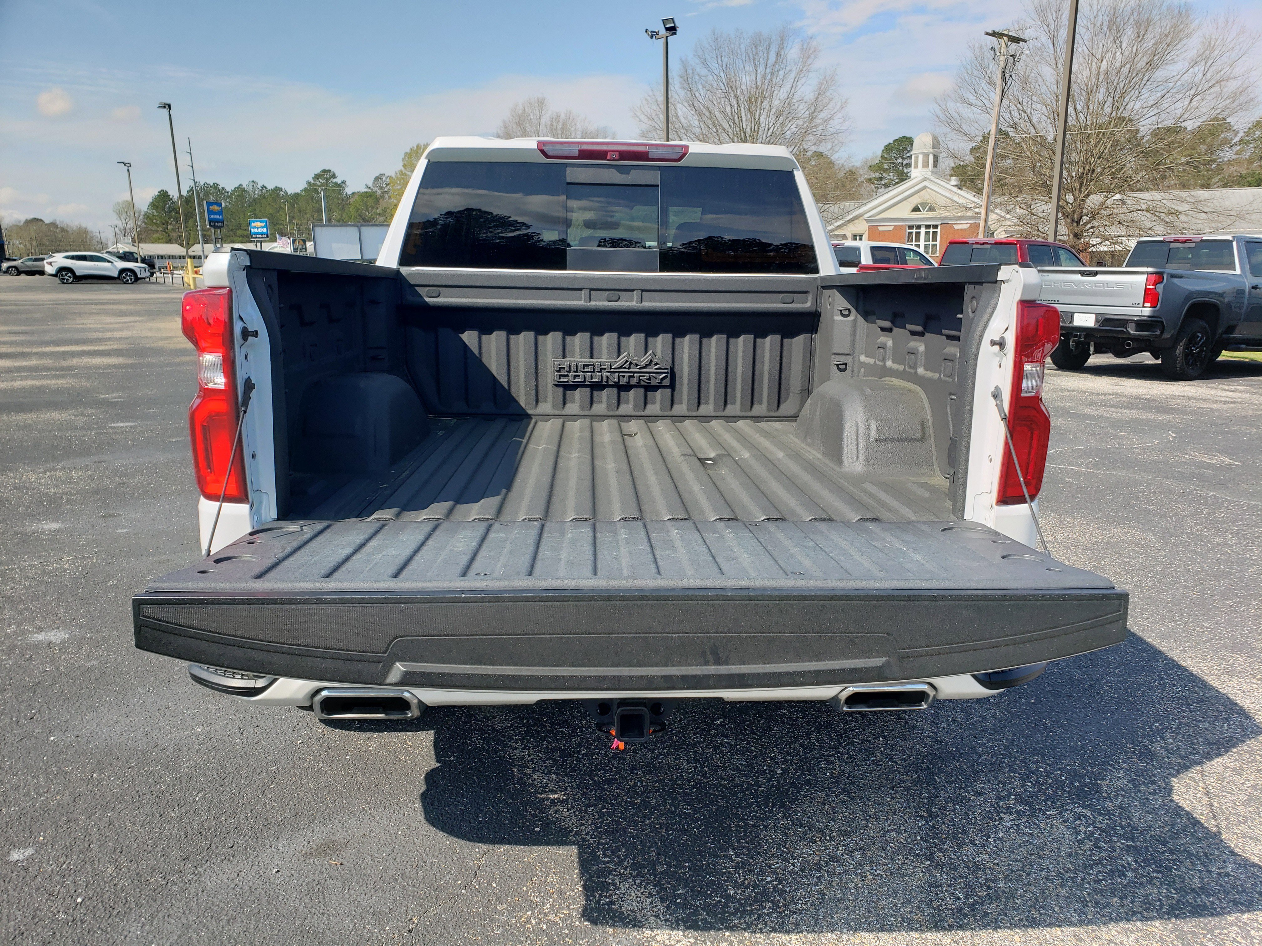 Used 2019 Chevrolet Silverado 1500 High Country w/ Technology Package image 9