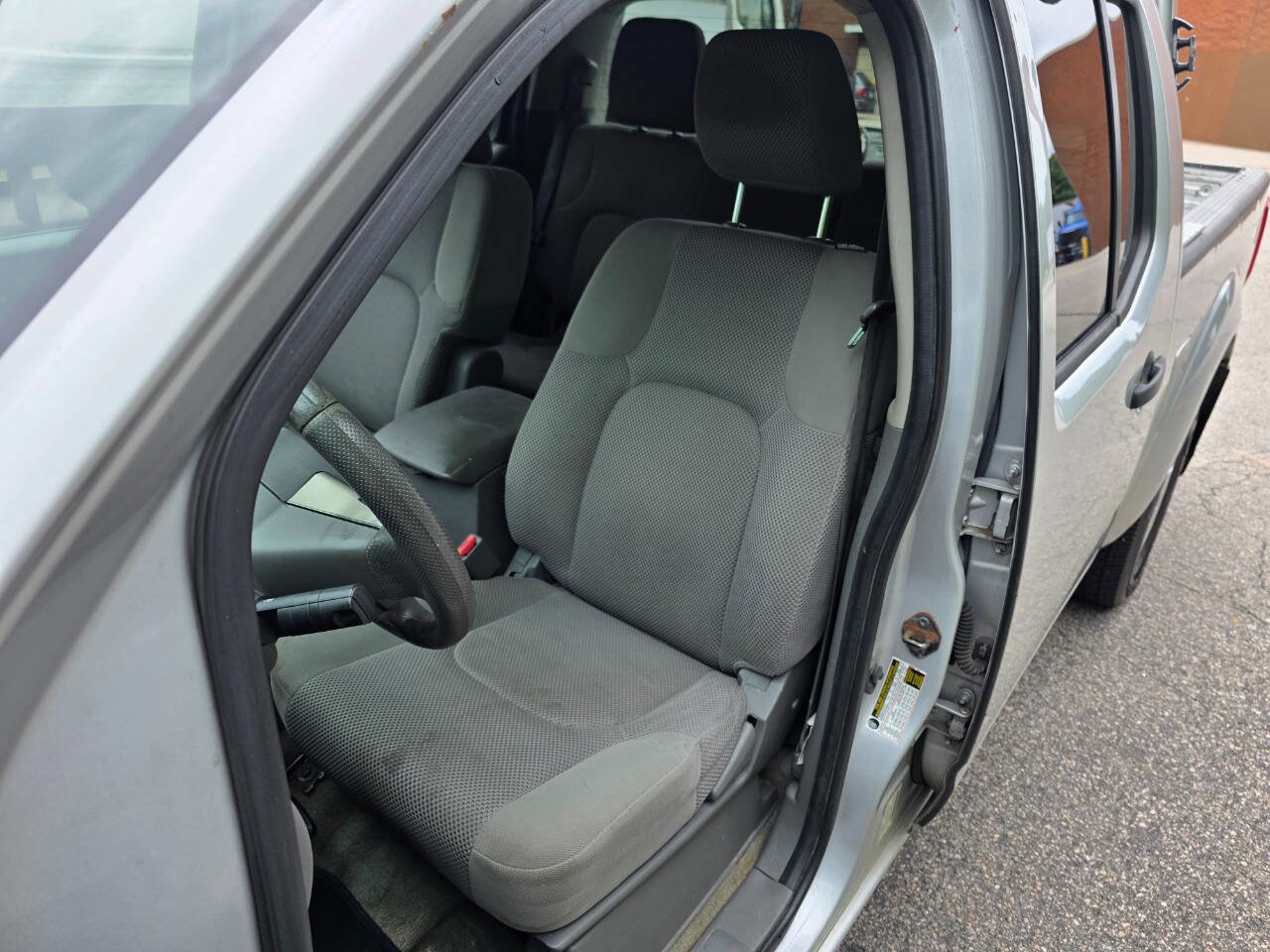 Used 2012 Nissan Frontier SV AWD/4WD image 12
