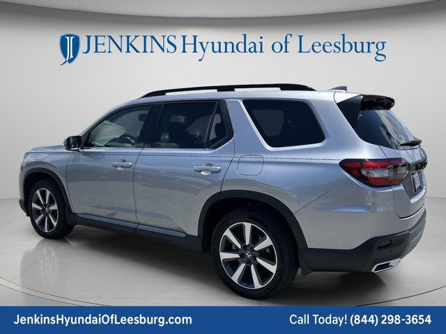 Used 2023 Honda Pilot Touring image 7