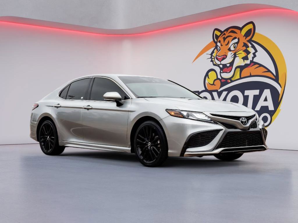 Used 2024 Toyota Camry XSE image 3