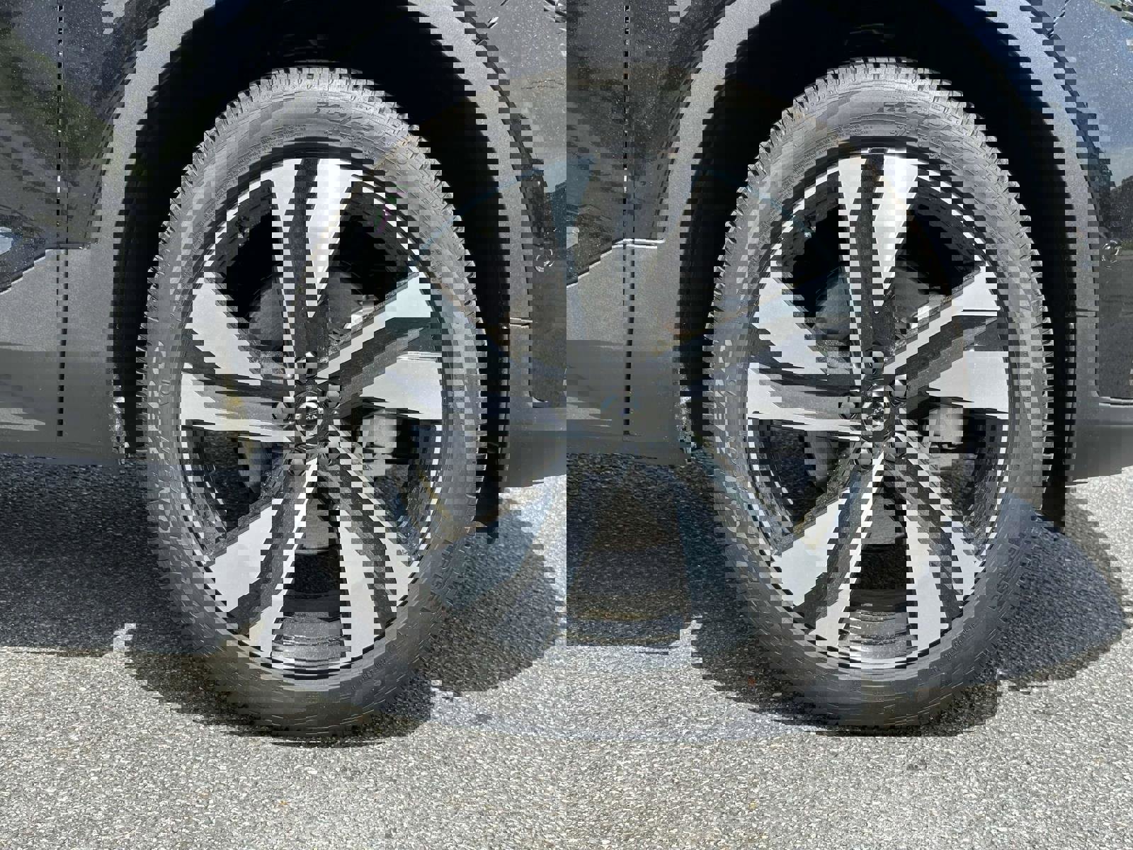 Certified 2025 Volvo XC40 B5 Ultra w/ Climate Package image 25