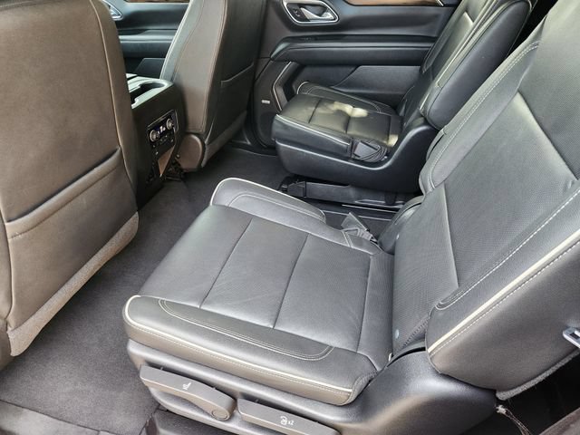 Used 2021 Chevrolet Suburban Premier w/ Premium Package RWD image 33