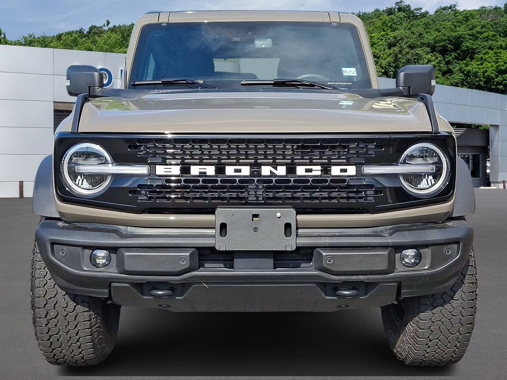 Certified 2025 Ford Bronco Outer Banks w/ Sasquatch Package AWD/4WD image 2